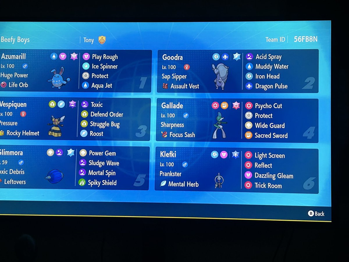 tmaldo11's tweet photo. @PokesportsPod I got the goat vespiquen to masterball this season, would love to see y’all use these goobers https://t.co/hjWEqUkGej