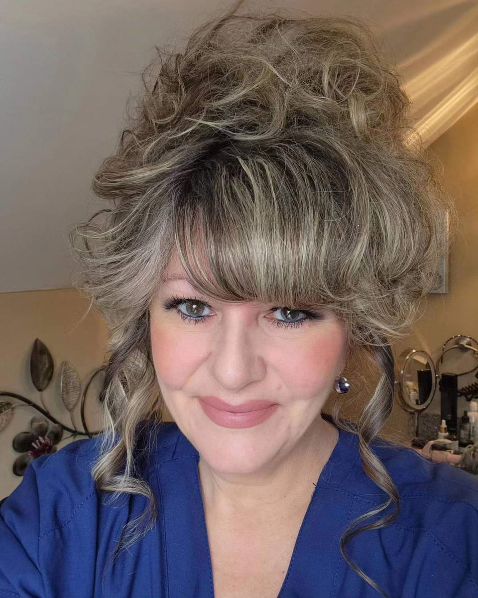 DawnJReid's tweet photo. #Hairstylistlife #entrepreneur #workselfies #birthdaygalonsunday https://t.co/N9pnOSu2yM