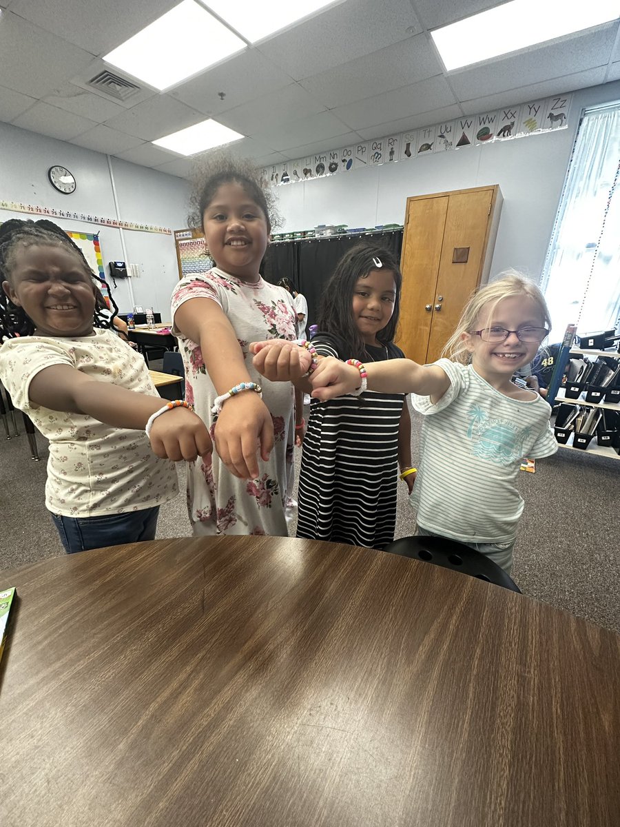 RouseyTeaching's tweet photo. What a great first two weeks of school! We spent our time getting to know each other through lots of laughter &amp; fun, making friendship bracelets while practicing patterning, building words with play-doh, and checking out our first books of the year with @cablekris. @Comptoncubs https://t.co/lbBf00DtQb