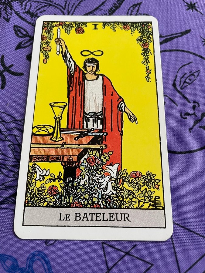 fenice's tweet photo. The Bateleur signifies the unfolding of inner talents. Embrace the mystic within, unlock your potential, and let your soul soar. #Bateleur #InnerResources https://t.co/avONnHmZXT