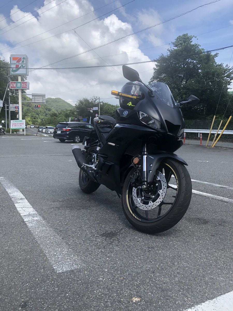 さて、いきますか

#ソロツー
#バイクのある生活
#yzfr3
#バイク乗りと繋がりたい