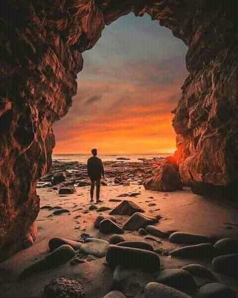 ما علاج الشوق إذ كان القاء مستحيل