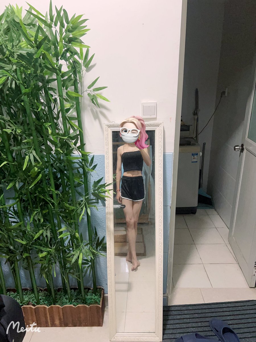 inevitable4869's tweet photo. 果然小吊带和小裤裤永远是夏天最好的伴侣
继续锻炼！继续变美！ https://t.co/SAxC5YnKGS
