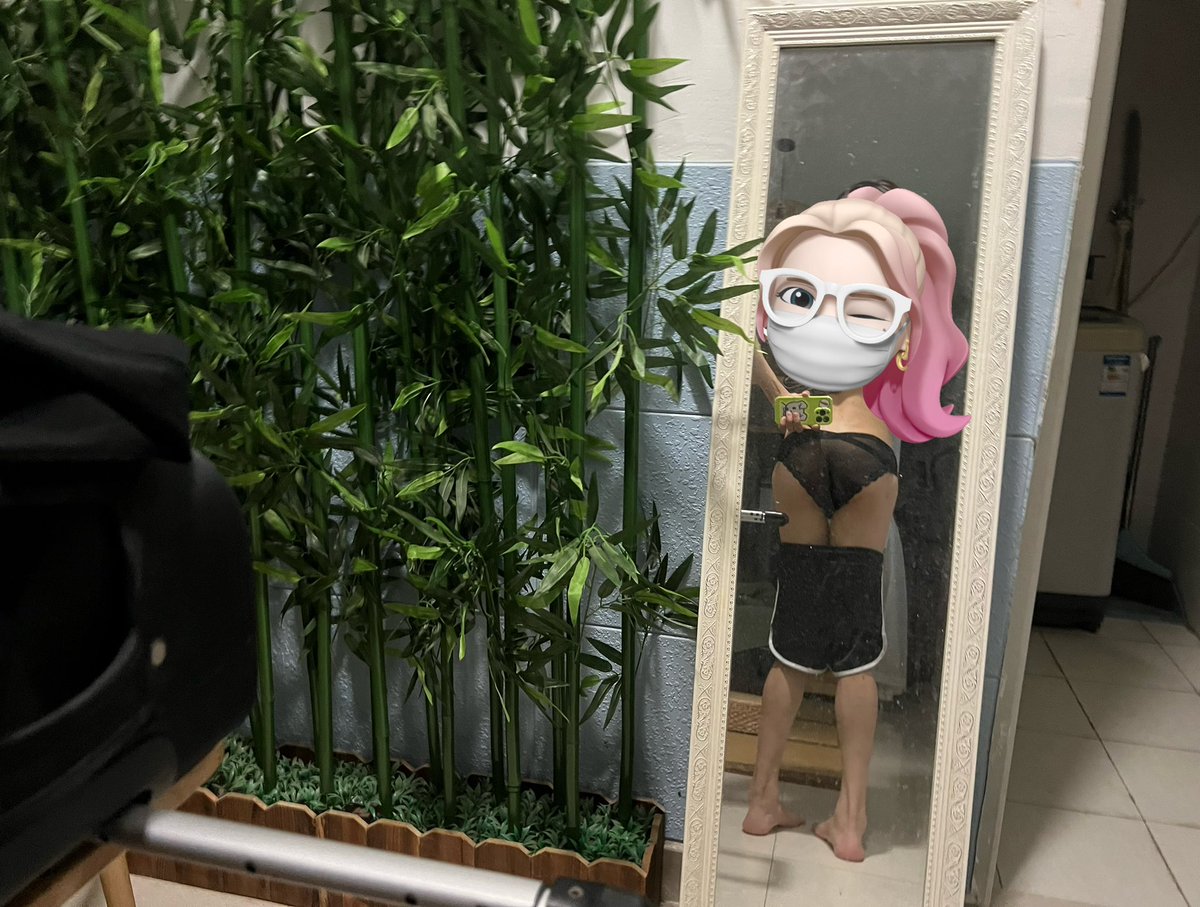 inevitable4869's tweet photo. 果然小吊带和小裤裤永远是夏天最好的伴侣
继续锻炼！继续变美！ https://t.co/SAxC5YnKGS