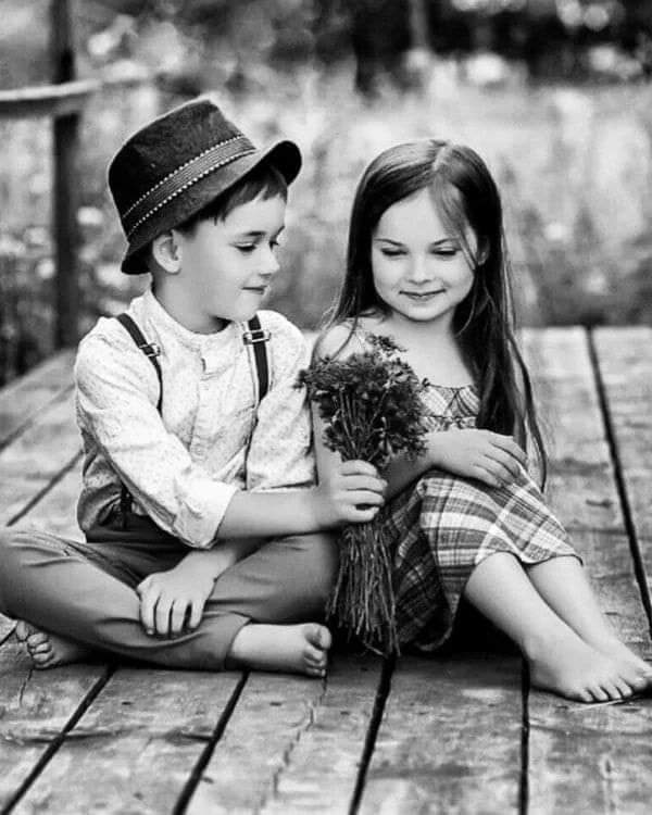 و يبقى سؤالـي 
اذا لـم يڪن لنا نصيـب لمـاذا جمعتنـا الصدفـة