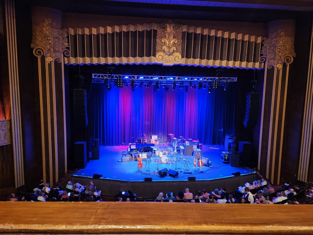 Waiting for <a href="/BenFolds/">benjamin folds</a> to start in Salina, KS!