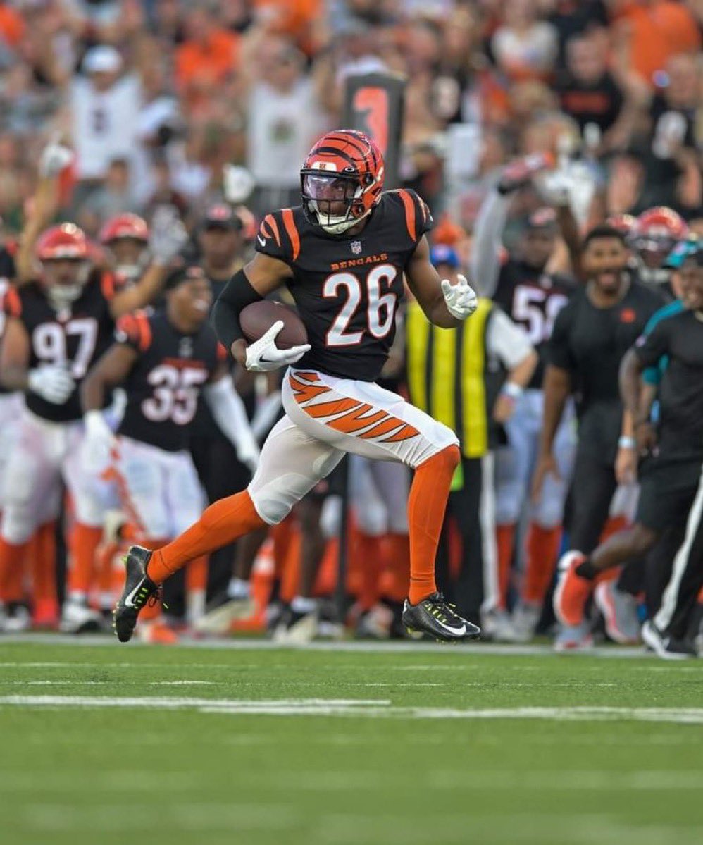 Tycen Anderson is MAKING MONEY tonight. 2 Ints with a Pick-6. LAWD