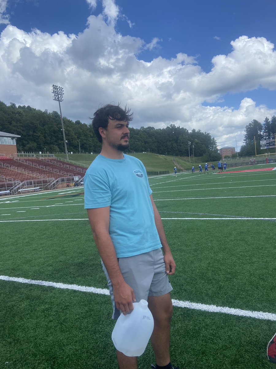 coolbreeze024's tweet photo. I once saw a video of a guy yelling he was Richlands football (it sure wasn’t Zeus or any of the foundational people). Couldn’t be any less true. Today we took our team to practice @ UVA Wise & I heard two 🌪’s yelling. These guys Rep Richlands 🏈 self made work ethic #FlyTheR https://t.co/FxIv0ggmKA