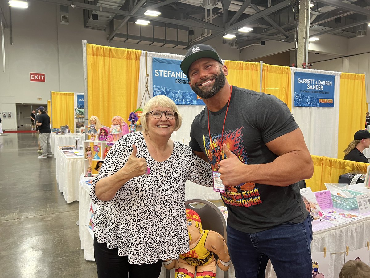 stefeskander's tweet image. Finally got to meet @TheMattCardona in person today, rather than on Zoom! Spoiler alert: he’s a super nice guy! @ThePowerCon #wwfwrestlingbuddies #wrestlingbuddies #mattcardona