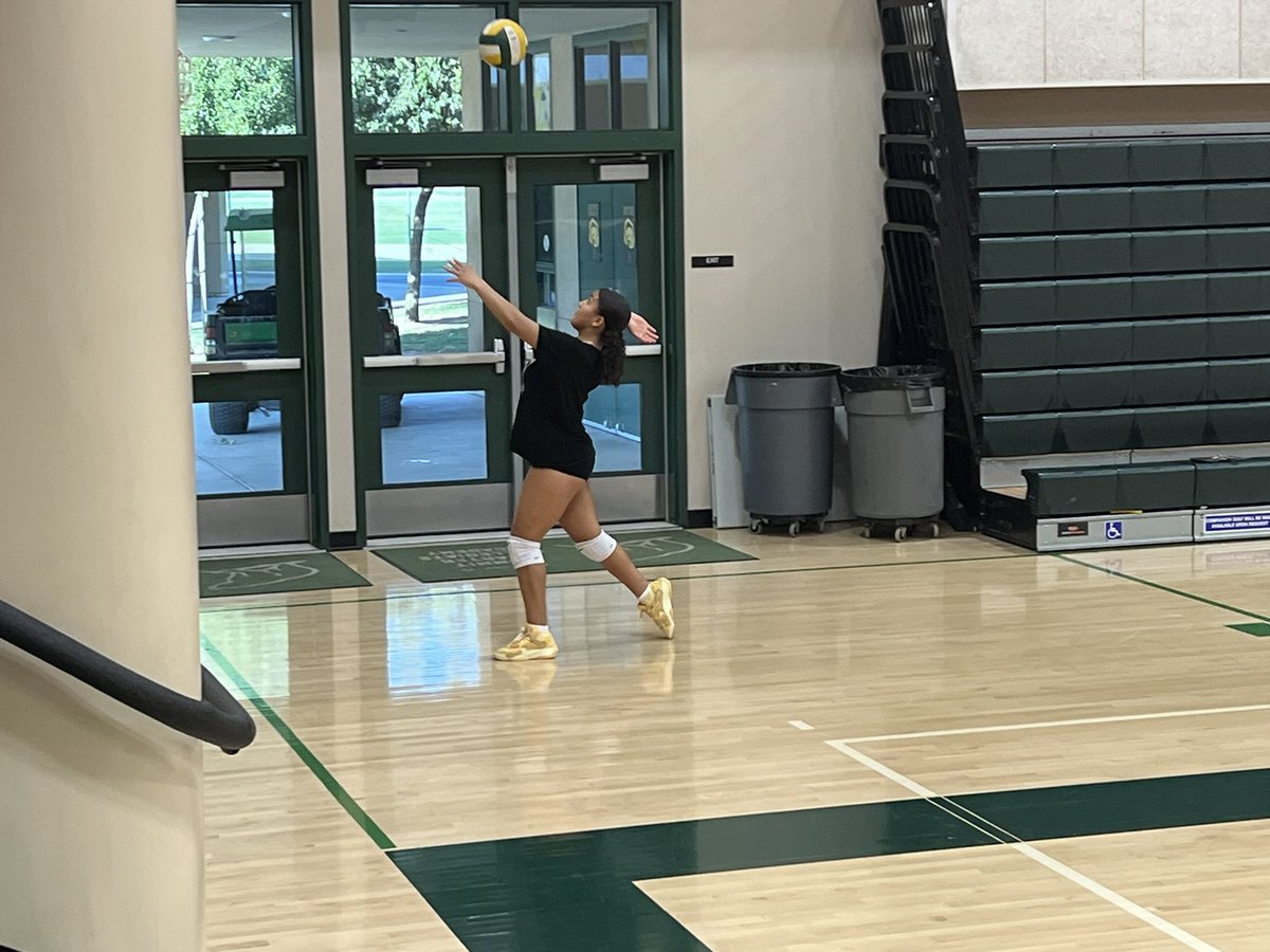 SummitBears's tweet image. Volleyball is in full swing as our Lady Bears are preparing for their season opener on Tuesday as they host Mission Oak!! #SCALLIN