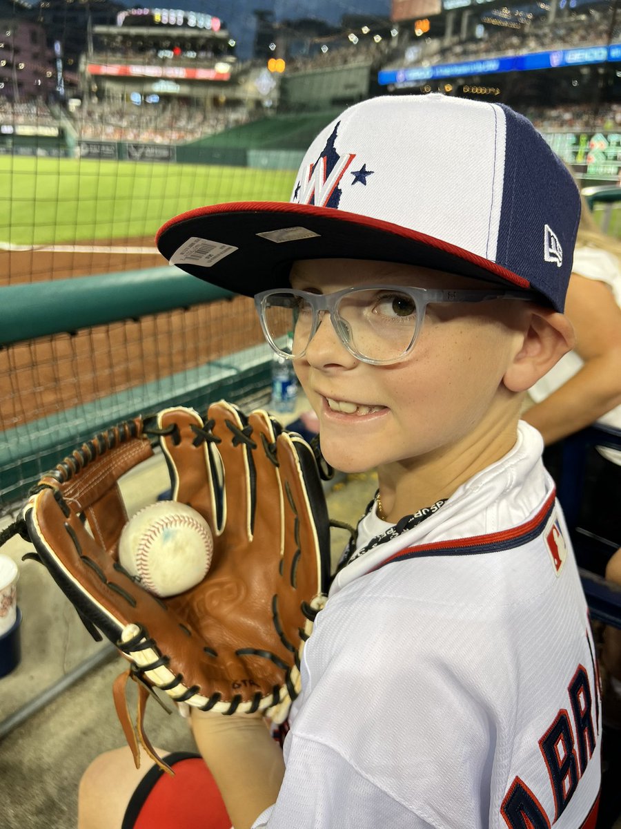 imthirstee's tweet photo. @TheRealSmith2_ thanks for the ball! https://t.co/X5NtWzdSLB