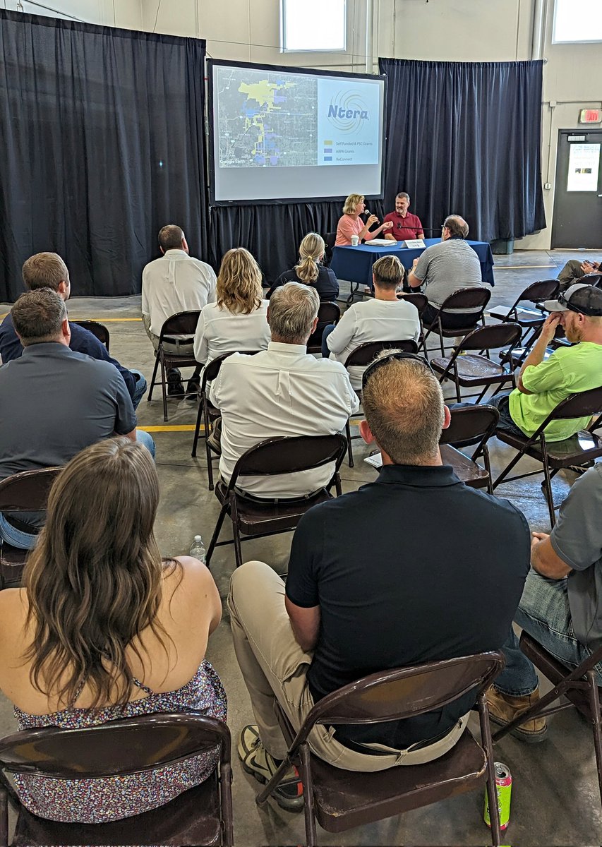BillEsbeck's tweet photo. @SenatorBaldwin is a proven leader on broadband policy &amp; #ruralbroadband expansion! We spent time today discussing the transformative power of #fiberbroadband in rural Wisconsin. Thank you Citizens Connected, Ntera &amp; CVEC for hosting a great event! #buildbroadbandwithus https://t.co/o9SUgiRHsH