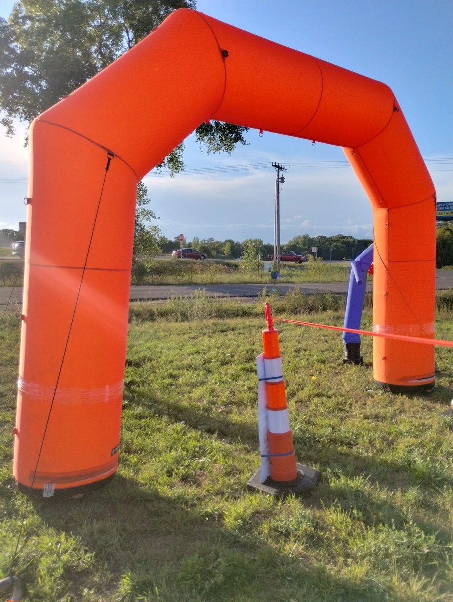 BClub79346's tweet photo. Isaac finished his 11, last mile clocked at 6:49. Shawn is finishing up a 9 mile. Then just Lisa and Brenna before some Tobies caramel rolls https://t.co/D3xQNVdUj8