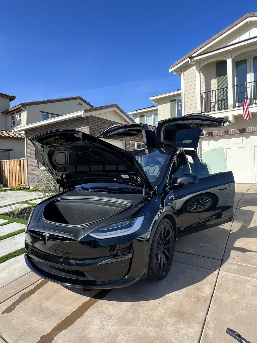 aztecdetailing's tweet photo. Complete exterior Detail & ceramic coating treatment. #2022teslaX #haywardca #paintcorrection #aztecdetailing #eastbay https://t.co/DywRbustkQ