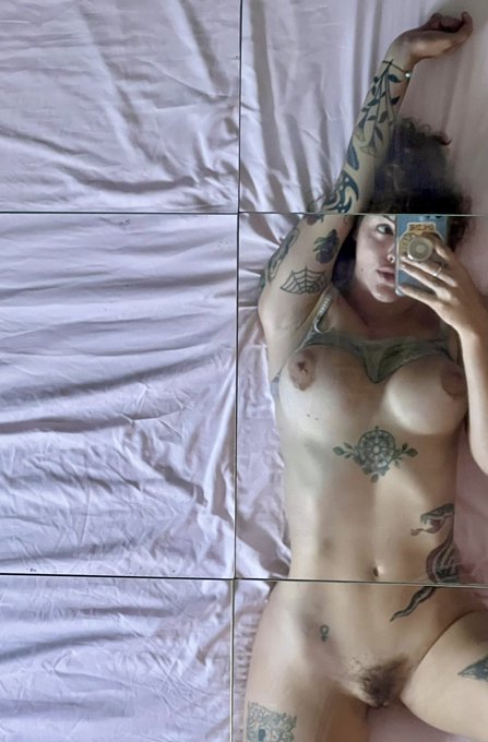 so i can watch you pound me🪞 https://t.co/cAKJQWmSFT