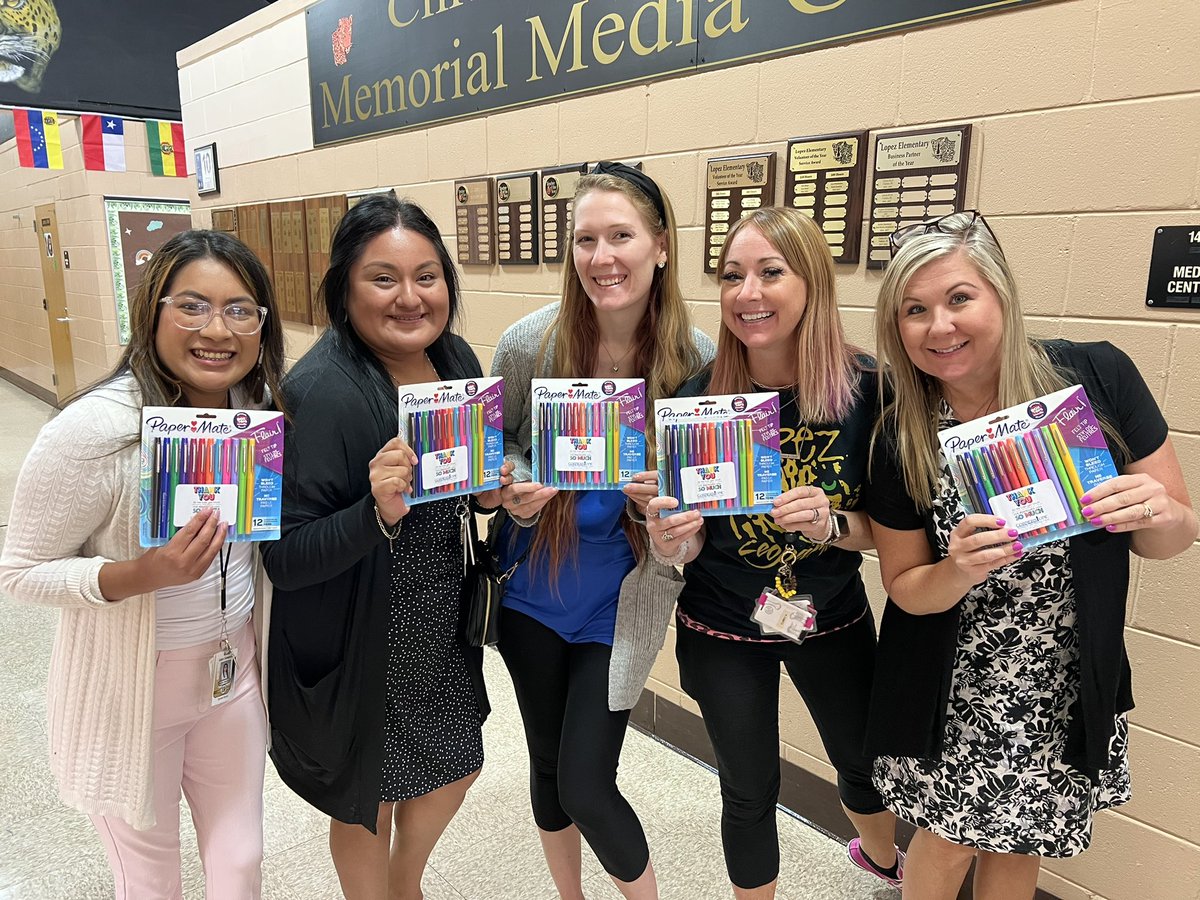 HCPSLopezElem's tweet photo. Thank you Cornerstone Baptist Church for blessing our teachers with the best pens ever used by educators 🩷. #flairpens #backtoschool @ZemHarris @vanity_jolly @KPiccorelli @rpiccorelli https://t.co/F2oY4Twycz