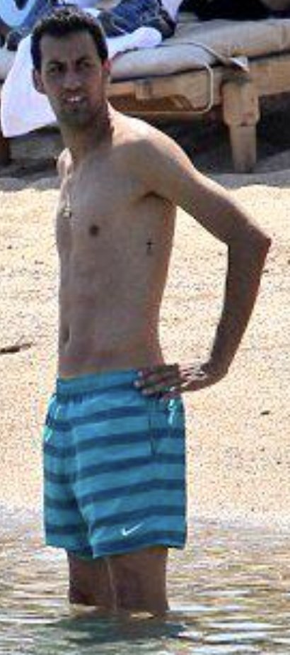 How is Busquets, who is slow as molasses, can't jump, has chicken legs, and can barely bench press the bar, doing whatever he wants in the midfield?

I thought this was a "physical league"? 😂😂😂

The ignorance and lies that have been perpetuated here continue to be exposed.