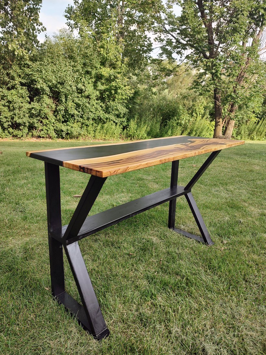 Finally was able to wrap this beauty up.

#woodworking #handmade #woodwork #diy #design #wooddesign #woodshop #carpenter #handcrafted #design #interiordesign #maker #custom #home #homedecor #decor #hardwood #thatswhatshesaid #woodart #woodporn #woodisgood #walnut #rosebud