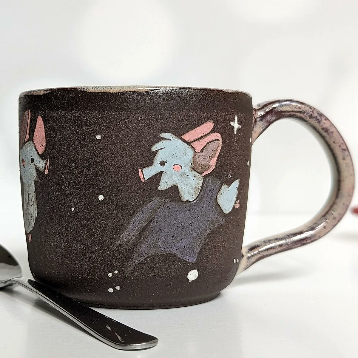 「Nanannanananana BATMUG ! with a pink gla」|Kness 🐬のイラスト