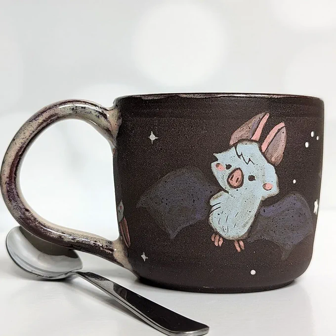 Nanannanananana BATMUG ! with a pink glaze. Which reminds me that I still have to see Barbie !