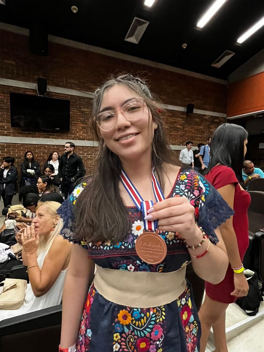 ommtw's tweet photo. #ULTIMAHORA: México se coloca en el segundo lugar por países en la 3a Olimpiada Panamericana Femenil de Matemáticas en Costa Rica, al lograr 3 platas: Andrea (Morelos), Ángela (Sinaloa) y Sofía (QRoo); y bronce: Eunice (Chihuahua). Bravísimo, equipo! 🥳🥈🥈🥈🥉#SomosOlímpicas https://t.co/FG3TAgnBN5