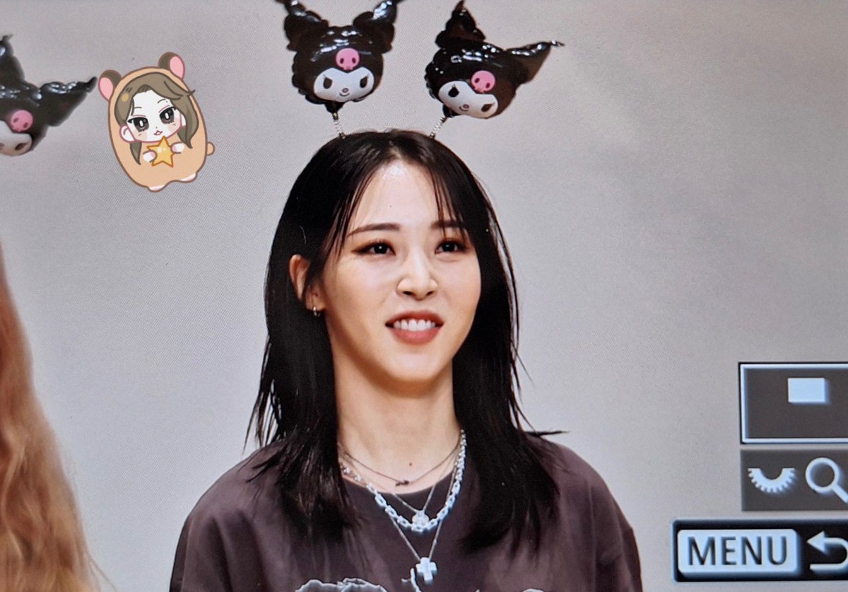 HAMSTAR_1222's tweet photo. 230812 심석홀 팬사인회 프리뷰

#마마무 #문별 #MAMAMOO #MOONBYUL https://t.co/UzH8YsPgFM