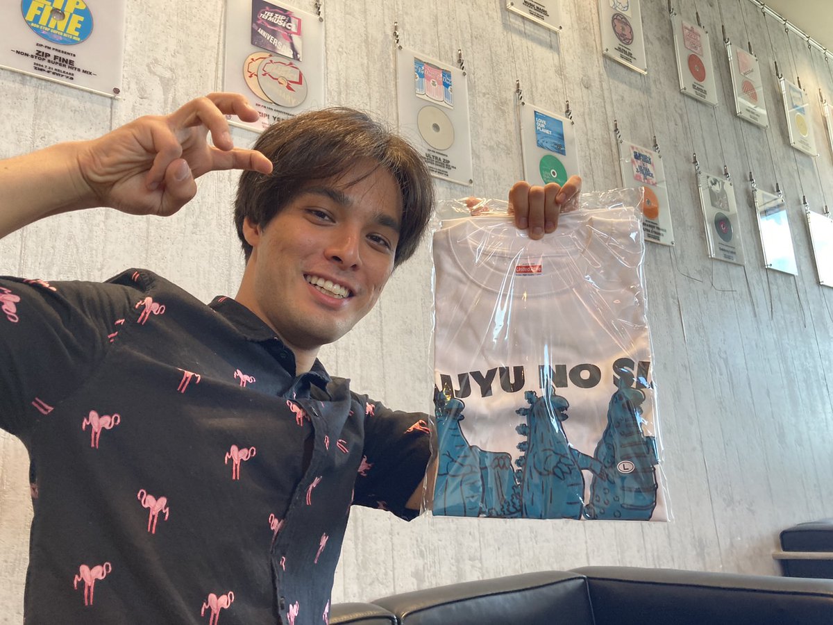 ZIP_7_COLORS's tweet photo. ///
📢back number からのプレゼント🐺
\\\

【#怪獣のサイズ オリジナルTシャツ】を優先で2名様にプレゼント🎁

欲しいという方は...
①このアカウントをフォロー
②このポストをリポスト してください⚡

締切は【8/12(土) 19:00】まで💥

#モジョビ #backnumber #zipfm https://t.co/uM2Ovh9dIJ