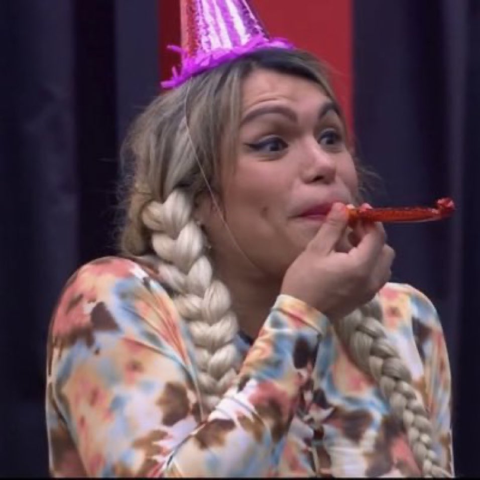 LaWendyGuevara's tweet photo. Bbs COMENZAMOS TENDENCIA🚨

Todos dejen 20 comentarios con la frase “HBD WENDY”

que se vea el poder bbs, Wendy lo merece 
#LaCasaDeLosFamososMx https://t.co/0IGNB5wQCb