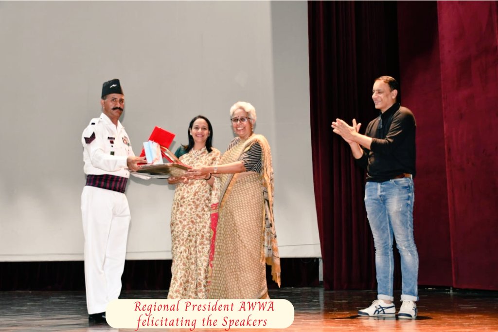 suryacommand's tweet photo. As part of the ongoing '#AWWA Lifestyle Festival', a #Storytelling workshop was organised for all ranks, families &amp; school children, at #Lucknow. Eminent speakers Mr Ameen Haque &amp; Mrs Jyoti Pande shared valuable insights on power of storytelling in shaping minds &amp; relationships. https://t.co/ThBLetpijM