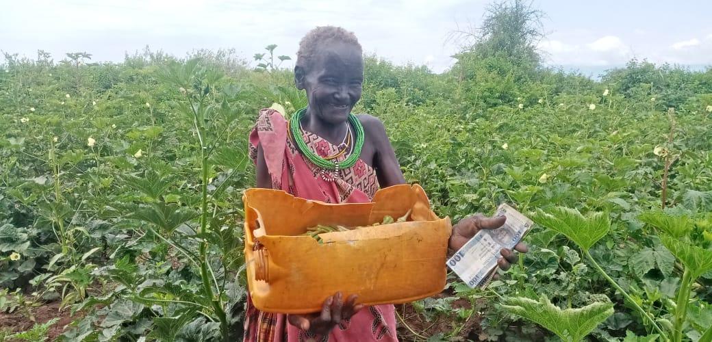 That authentic smile when you earn from what you didn't think would yield.

#Nakeno is one of @OPRD's GFD+ participants who committed to her garden amidst odds. She applied organic pesticides such as neem leaves and red pepper on her plants.

<a href="/WFP_SouthSudan/">WFP South Sudan</a>