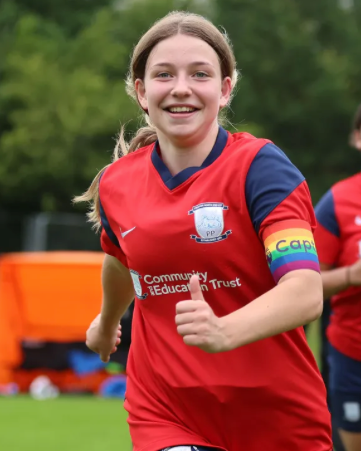 PLCommunities's tweet photo. "For girls today to be able to come to #PLKicks events, and see their idols playing in World Cups, is fantastic" 🙌

Hear more from players, coaches and participants on how the #PL community programme has made an impact on them ➡️ https://t.co/1RsAyjw8Sv https://t.co/S3J8ZkIk3v