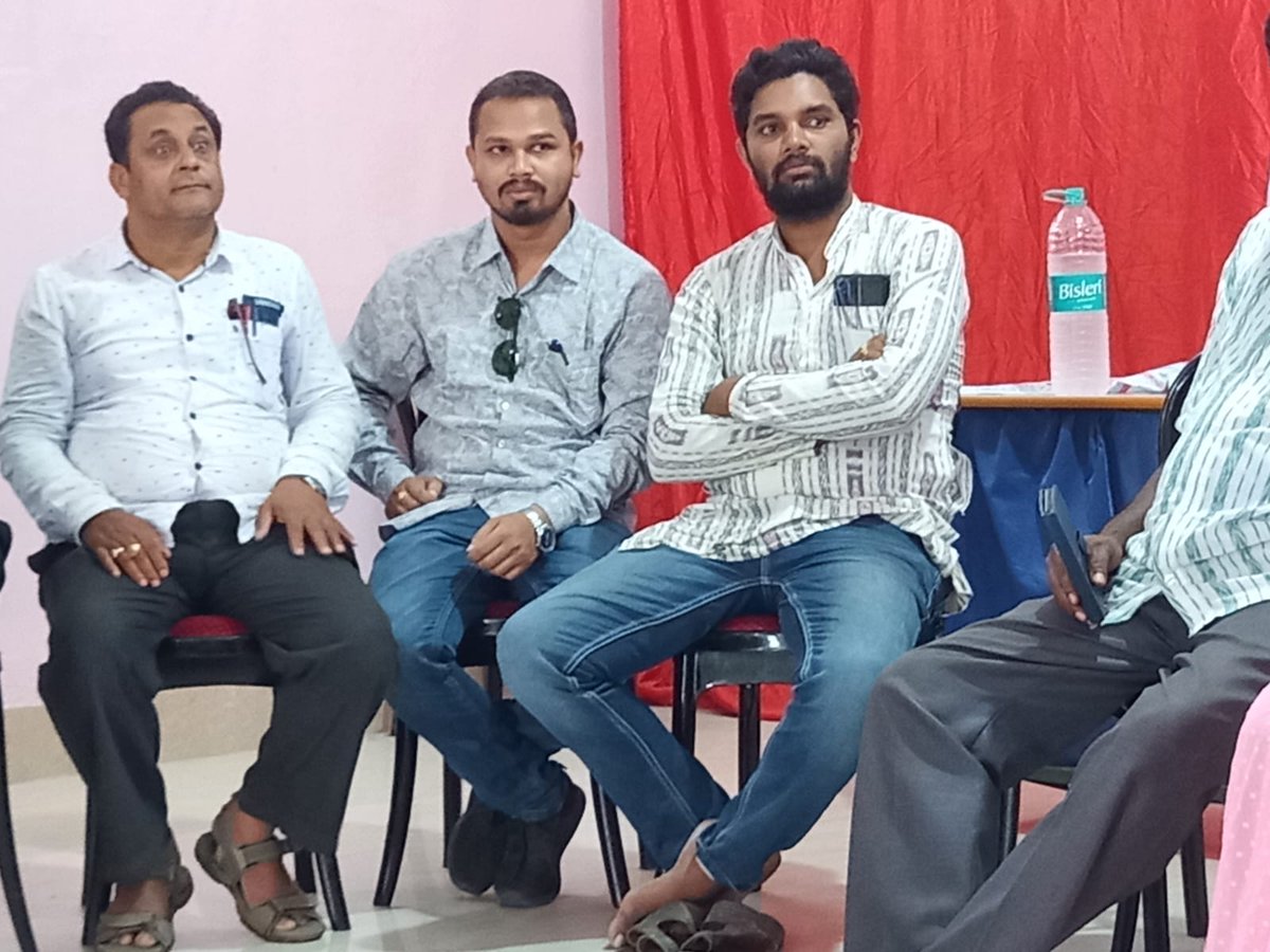 djtabargarh's tweet photo. ଠିକା ହଟାଅ
ଶିକ୍ଷକ ବଞ୍ଚାଅ
ରେଗୁଲାର ପାଇଁ ନିବେଦନ କରି କରି,ଅକାଳରେ ଝଡି ପଡୁଥିବା,କନିଷ୍ଠ ଶିକ୍ଷକଙ୍କ ଆର୍ଥିକ ଦୁର୍ଦ୍ଦିନରେ ସାହା ହୁଅନ୍ତୁ।
@CMO_Odisha
#AbolishContractualSystem_JUNIOR_TEACHER
@MoSarkar5T
@BKArukha
@MarndiSudam
@pranabpdas
@PradeepJenaIAS
@SecyChief
@FdOdisha
@SMEOdisha
@gapg_dept https://t.co/UxVIFYDIyg