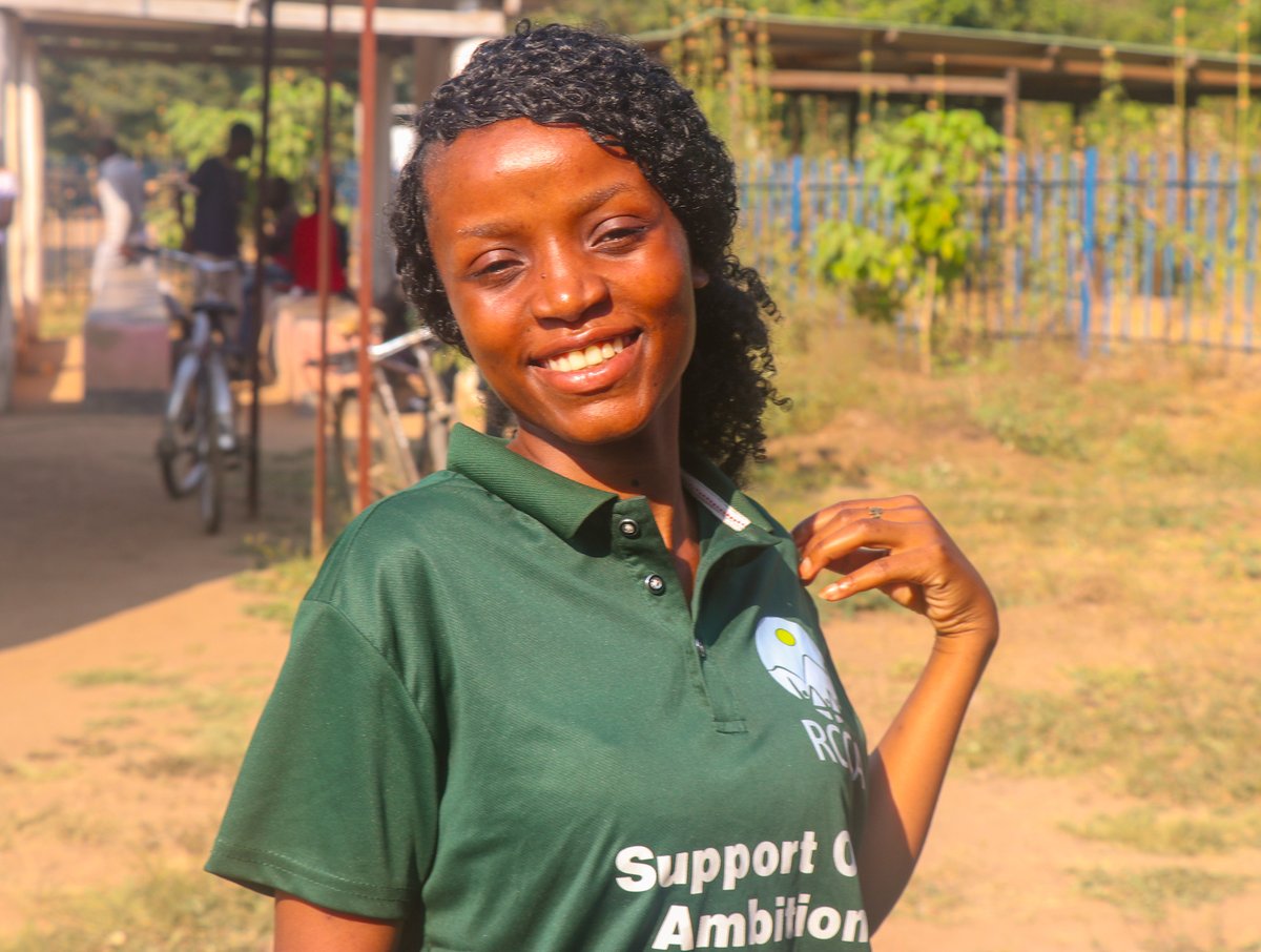 UNHCRZimbabwe's tweet photo. Happy #Youthday!

Gracia is a refugee from DRC🇨🇩 and the Project Manager of @RCCAChildlead, an organization led by young refugees in Tongogara Refugee Camp🇿🇼.

🌳They conduct clean-up and tree-planting campaigns and awareness-raising activities on climate change.🌦️👏 https://t.co/unLEbCBj3L