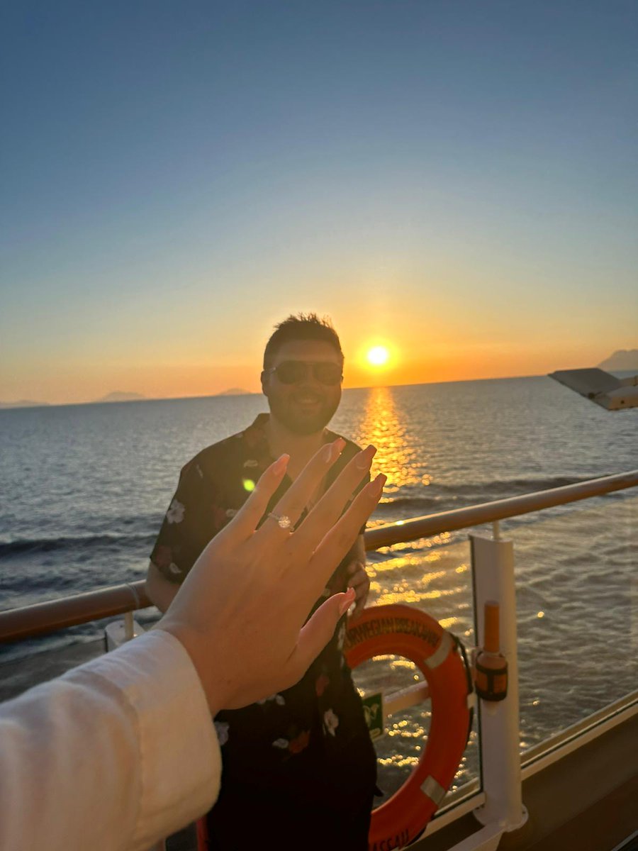 0asision tweet media