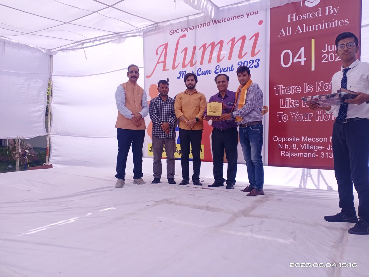 Examfighter1's tweet photo. अरे भैया जो न मिल्यो इंजीनियरिंग में वू मिल्यो bstc में
#BSTC_WELCOME_SC_JUDGMENT
@Examfighter1 https://t.co/tyR1pje07y
