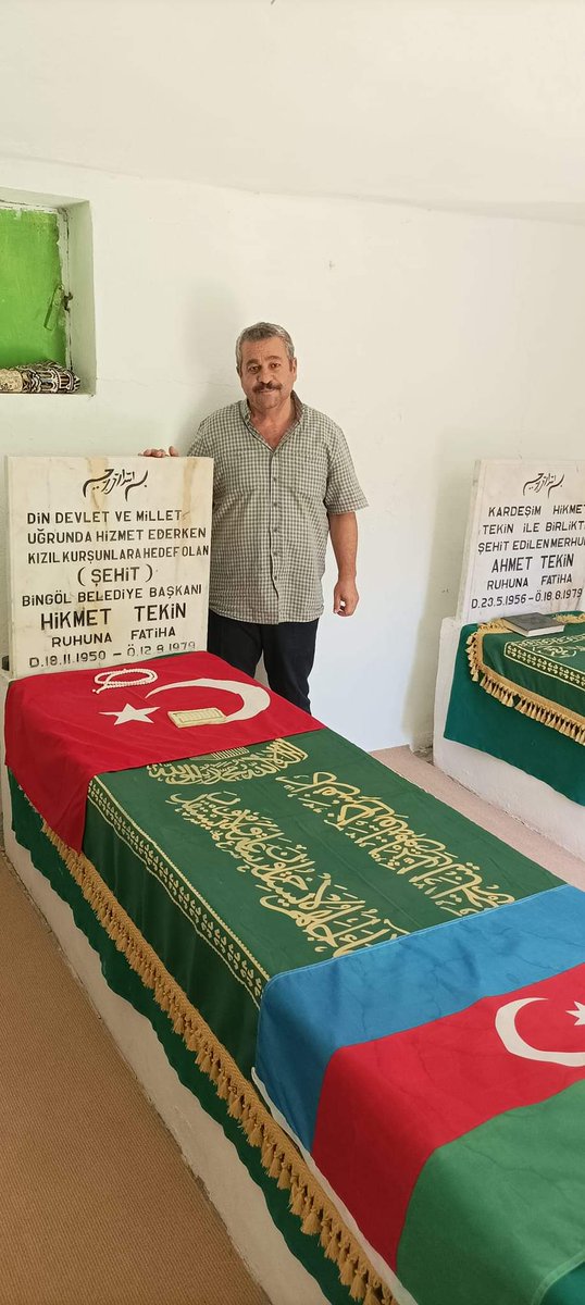 gakkosbey's tweet photo. 12 AĞUSTOS 1979 YILINDA KAHPECE ŞEHİT EDİLEN #BİNGÖLBELEDİYE BAŞKANIMIZ #HİKMETTEKİN,KARDEŞİ #AHMETTEKİN,ANNESİ #HURMİYETEKİNİ ŞEHADET YILDÖNÜMÜNDE RAHMETLE ANIYORUM..NUR İÇİNDE YATSINLAR😥 https://t.co/s5OrABzcvB