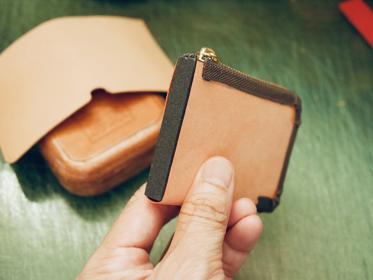 鶴革工房 tweet media