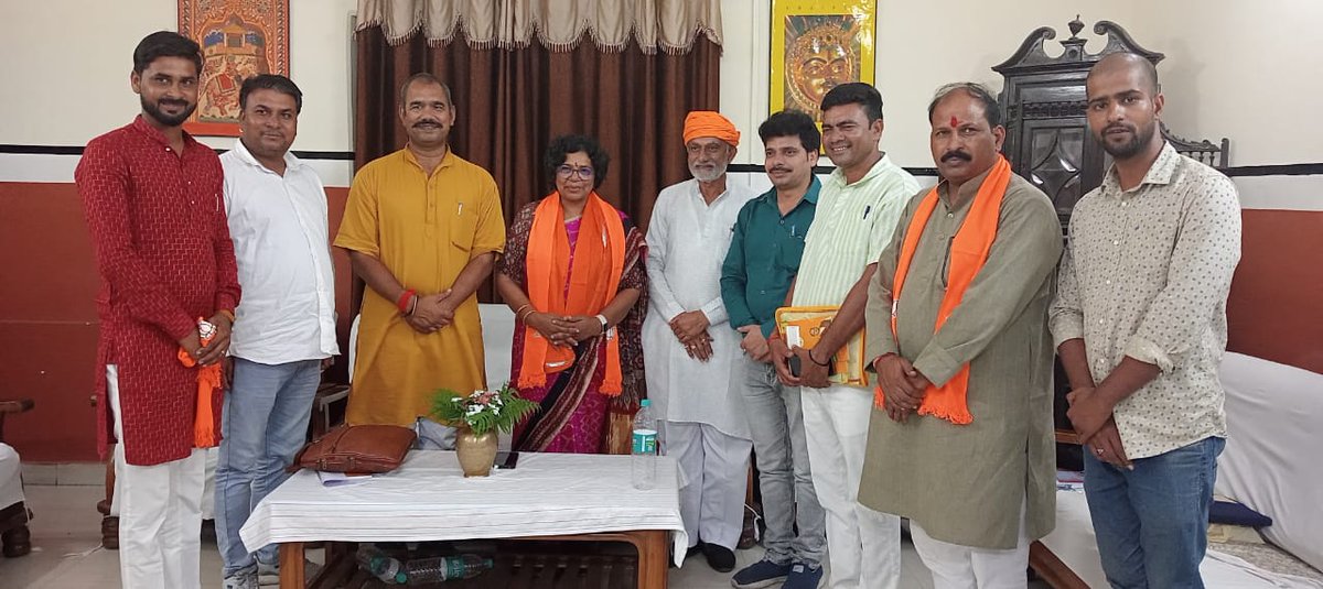 rastrgaurav's tweet photo. आदरणीय @VijayaRahatkar ताई के कोटा प्रवास कोटा प्रवास के दौरान विस्तारक कार्यकर्ताओं के साथ संवाद में ताई के अनुभव का लाभ सभी कार्यकर्ताओं को मिला https://t.co/pxVSVnK74G