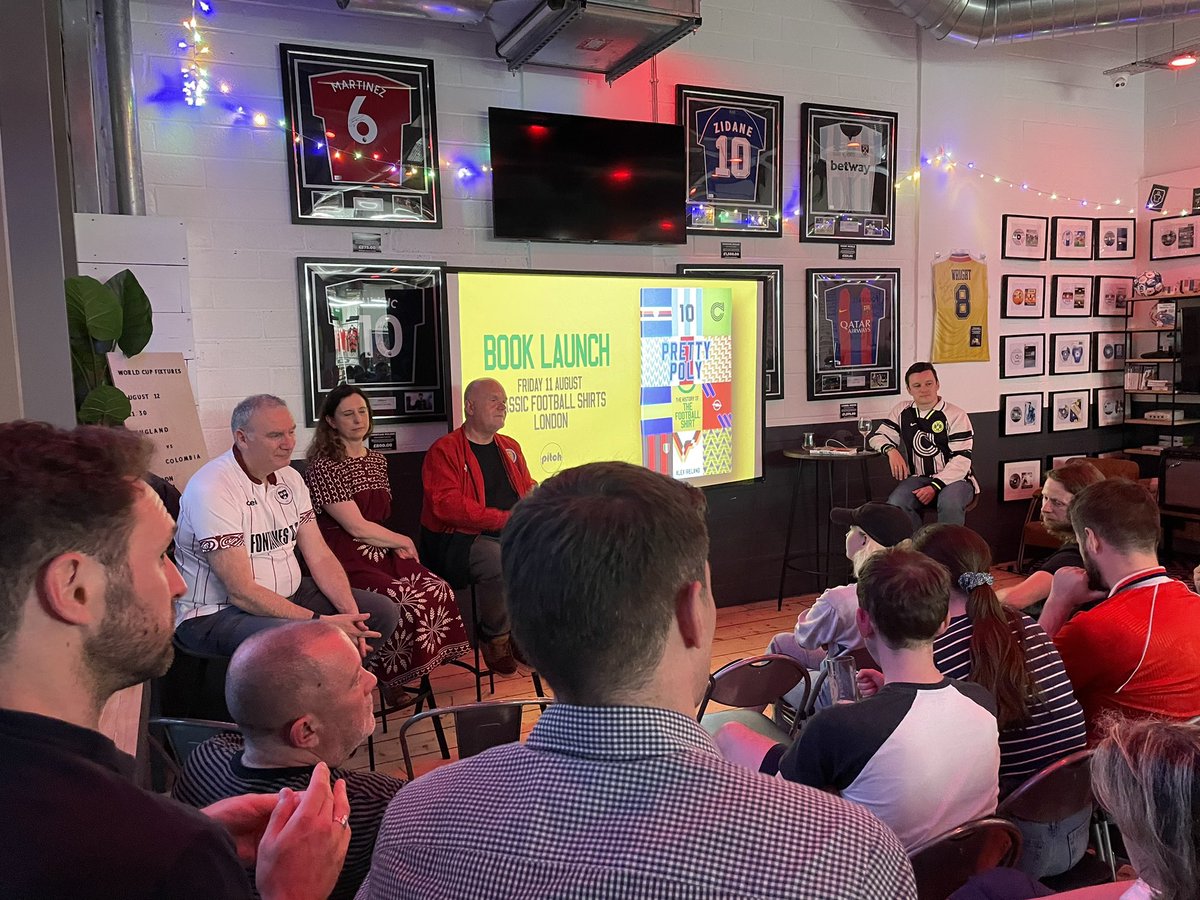 knockemdownes's tweet photo. Kudos to @AlexDIreland for organising such a great book launch event for #PrettyPoly last night
The atmosphere was amazing, and it was so good to meet people I’ve known for years online!
That’s what it’s all about; various people from all over sharing their love of shirts! https://t.co/zyv7B8RGEY