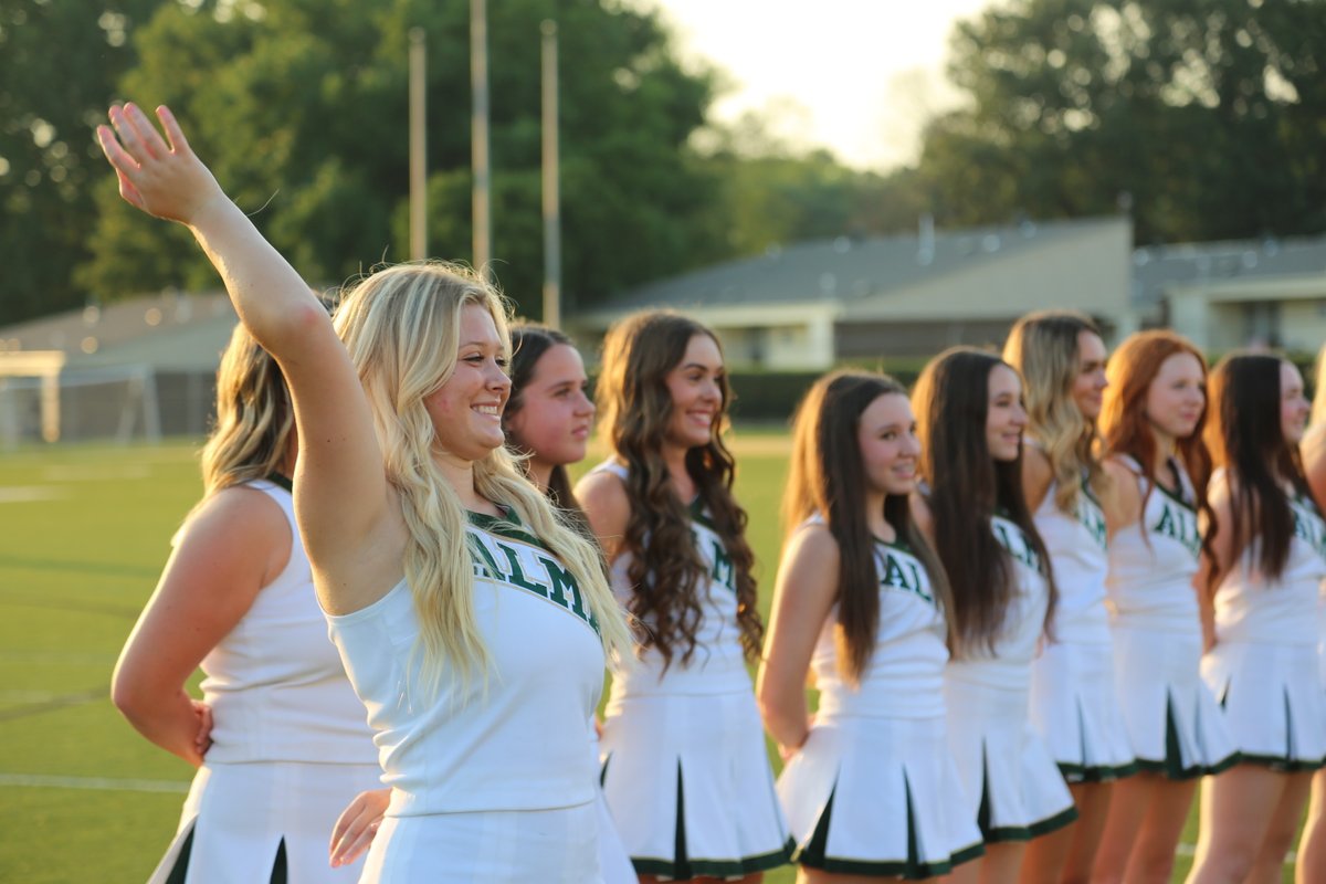 KevinKTaylor2's tweet photo. Meet The Airedales! 

@AlmaCheer_ @Alma_9thfball @AlmaSchools https://t.co/aoce2S9MmQ