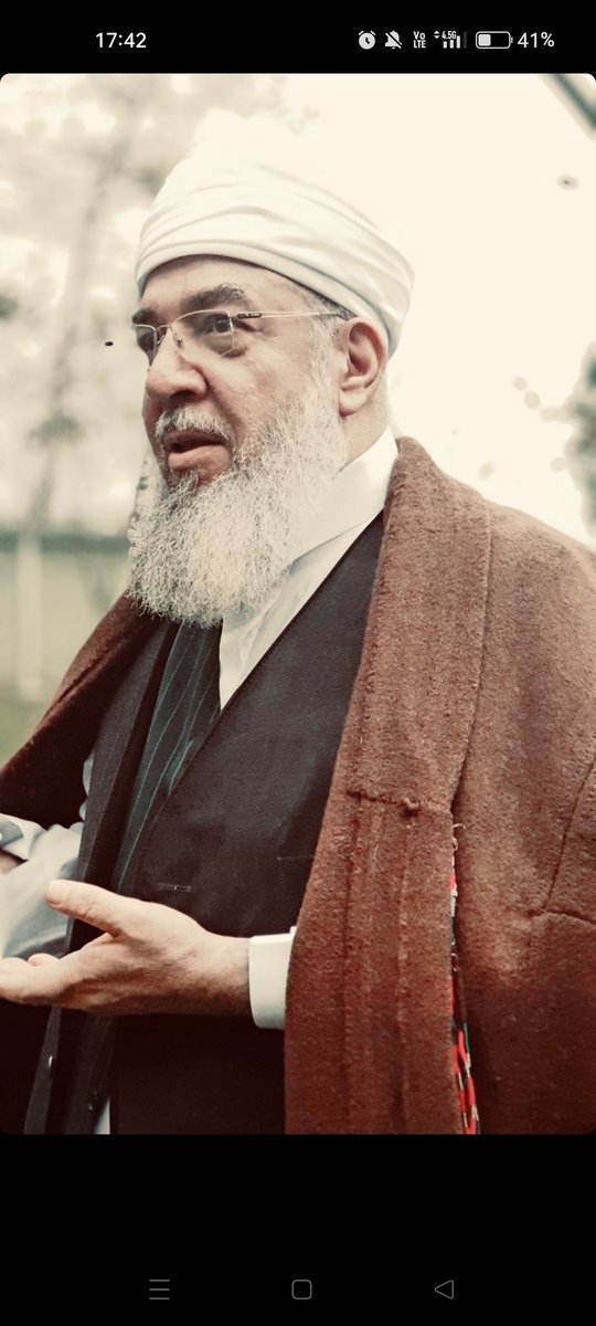 yed_ibeyda's tweet photo. Şimdi şiir bence Senin yüzündür.
Şimdi benim tahtım, Senin dizinin dibidir...
🥀 https://t.co/9uRSxHbaPF