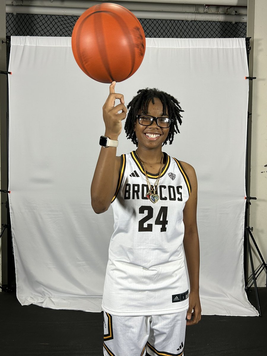 Colleena Bryantđ (@colleenabryant) on Twitter photo Had an amazing unofficial visit today at Western Michigan University!! Thank you to all of the coaching staff!! <a href="/ShaneClipfell/">Shane Clipfell</a> @PeytonBoothWMU <a href="/coach_slater/">Terrance Slater</a> <a href="/mapplin01/">Meredith Applin</a> <a href="/WMU_WBB/">WMU Women's BBall</a> #GoBroncos? Had an amazing unofficial visit today at Western Michigan University!! Thank you to all of the coaching staff!! <a href="/ShaneClipfell/">Shane Clipfell</a> @PeytonBoothWMU <a href="/coach_slater/">Terrance Slater</a> <a href="/mapplin01/">Meredith Applin</a> <a href="/WMU_WBB/">WMU Women's BBall</a> #GoBroncos?
