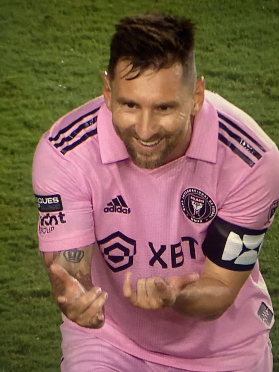 Another new celebration by Messi, we are coming for that celebration D’or award as well😭😭