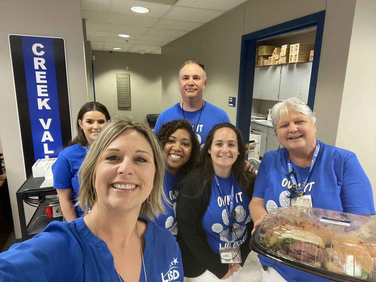 teddyaha's tweet photo. Happy 1st Day of School @CreekValleyMS ! Thanks for all you do for your students and community! #OneLISD https://t.co/X3DRRFZvEk