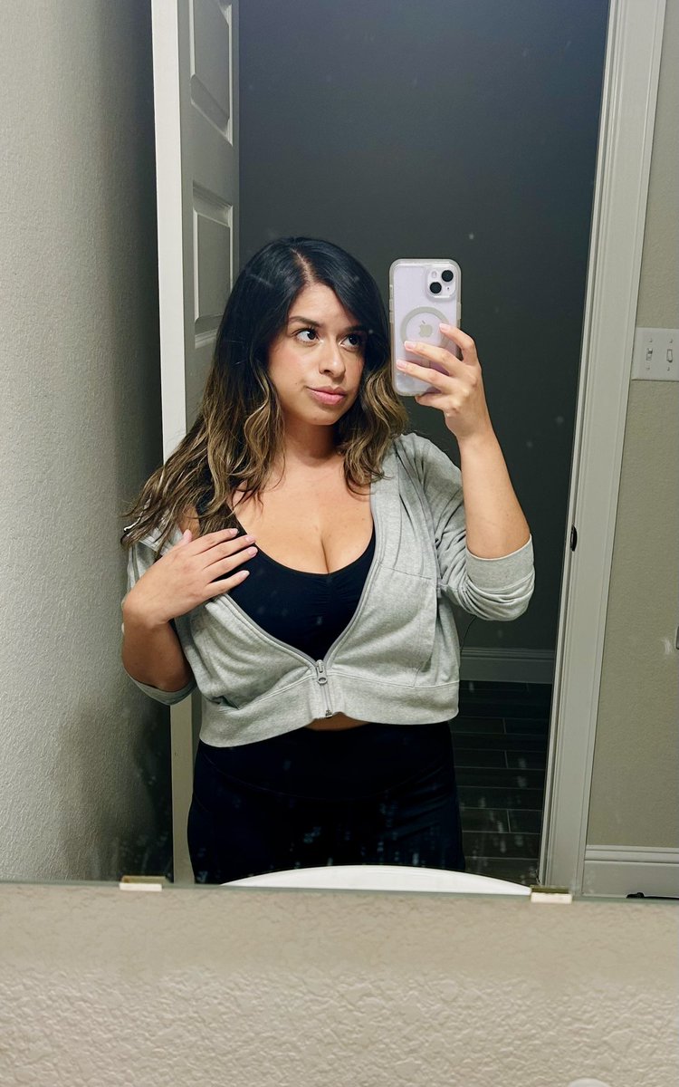 EyaPixie tweet media