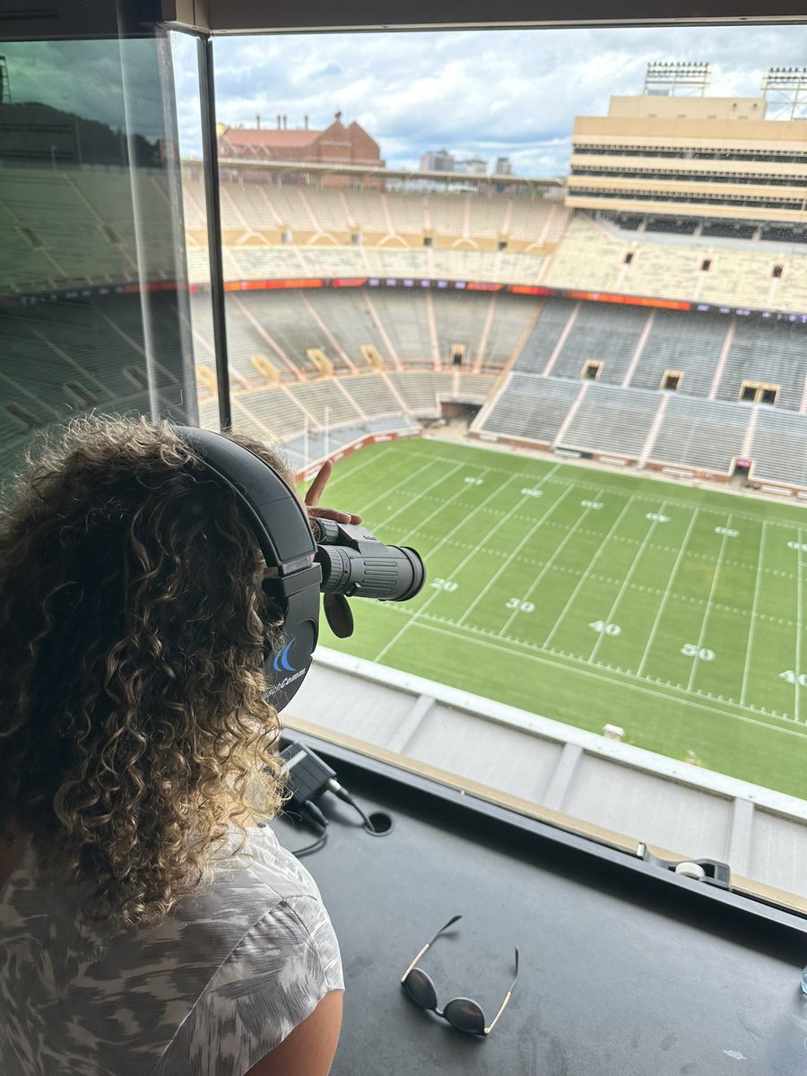 Thankful for science, friends, and Tennessee for combining my favorite things biomechanics + research!