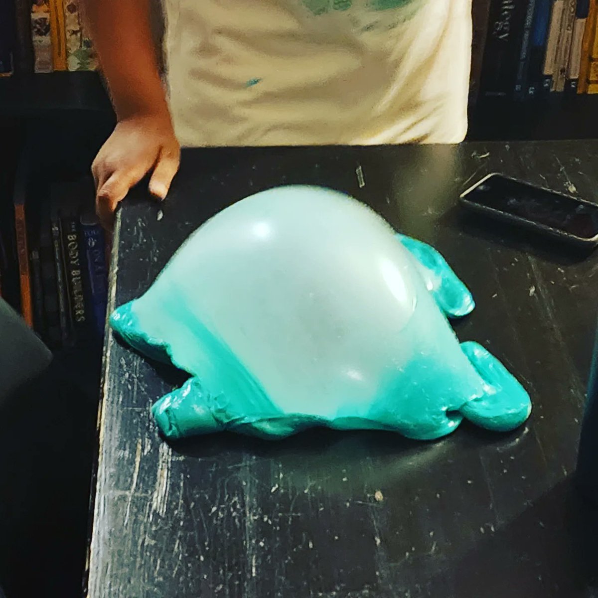 fatherhoodf1rst's tweet image. Somehow tonight became slime night.

#fatherhoodfirst