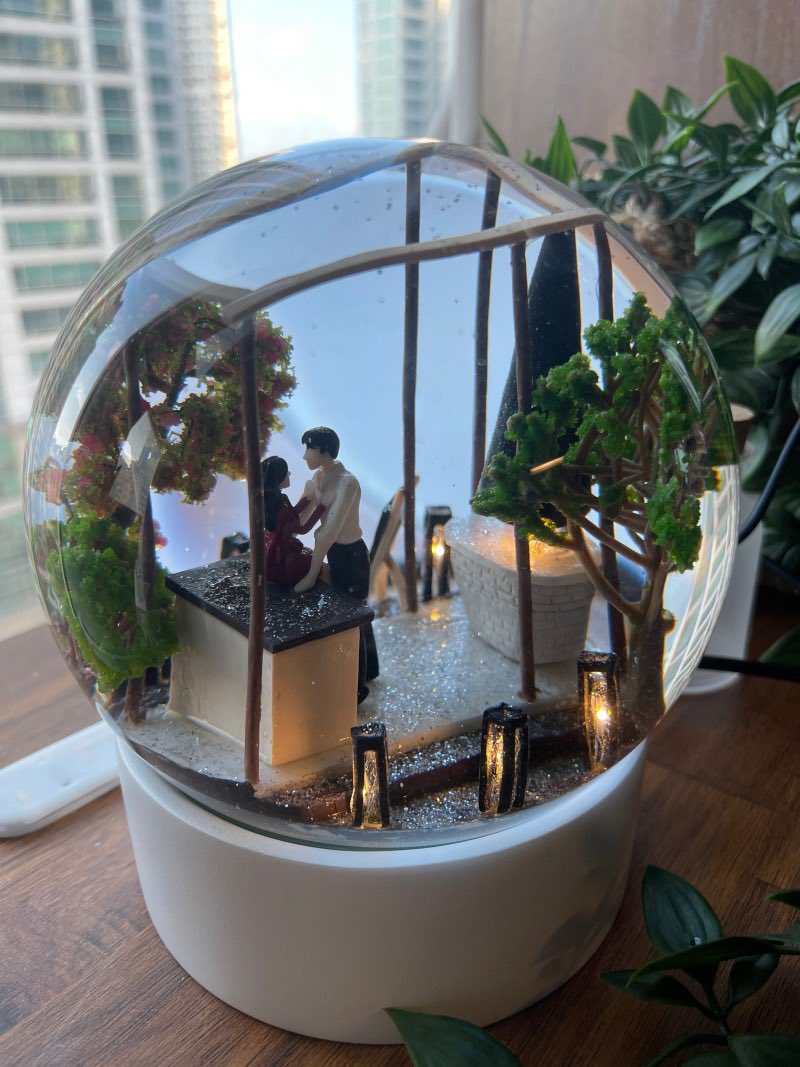 Cindot_Fc's tweet photo. Wow and OMG the Snowball for King The Land on the Kitchen Scene is so GOOD!! 

He said when first saw the “kitchen scene” it was so good, the interior and sprinkler direction was pretty. He also said he like the drama “King The Land” cause ktl can be watched in a trivial way without thinking much & easy to follow!

➡️ https://t.co/UPGz1pJXAT

#LimYoonA #임윤아 #YoonA #윤아
#KingTheLand #킹더랜드 #CheonSarang