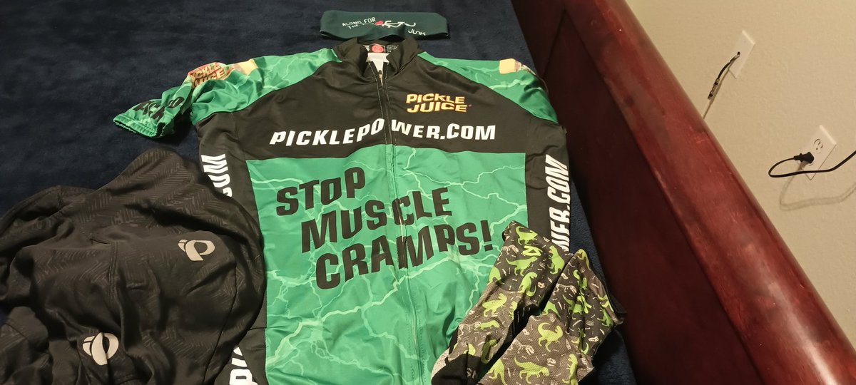 RealLivings's tweet photo. Flat #cyclepunk . Ready to ride tomorrow. It's been too long https://t.co/HYvpduO12Q