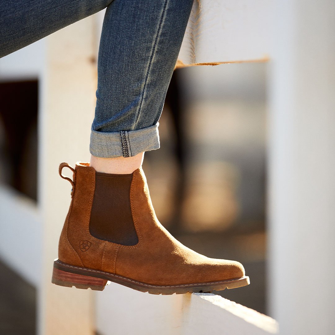 Beautifully crafted, sleek and simple, these supple, suede boots offer both comfort and country-inspired style.

Ariat Women's Wexford H2O in Weathered Brown

#ariatboots #outbacktraders #outbacktradersau #shophatsandbootsonline  #suedeboots #brown #boot #country #styleblogger